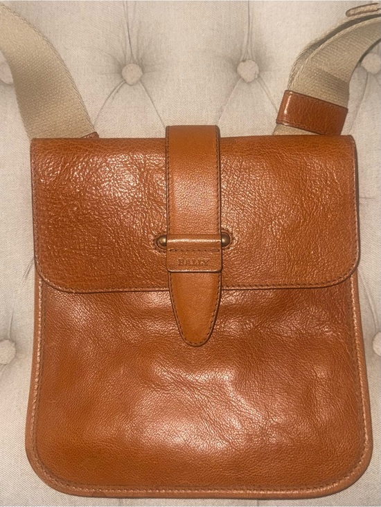 Bally Handbags - BALLY Luxury Pristine Tan Leather Messenger Crossbody Bag Italy